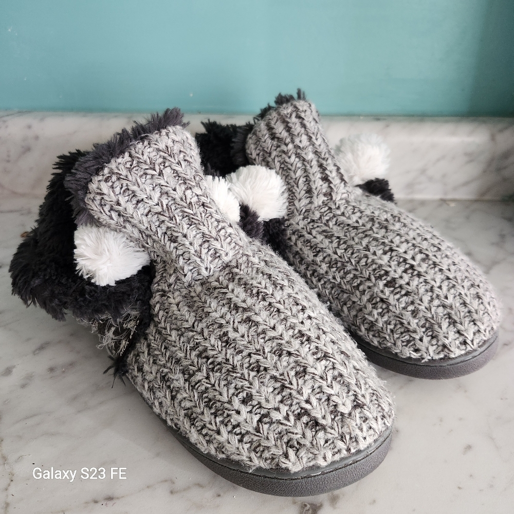 Cozy Gray Knit Slippers with Pom Poms